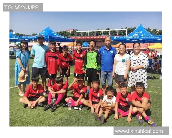 香港足球明星队阿满带领球队勇闯国际赛场展现风采与实力 香港足球明星队阿满带领球队勇闯国际赛场展现风采与实力